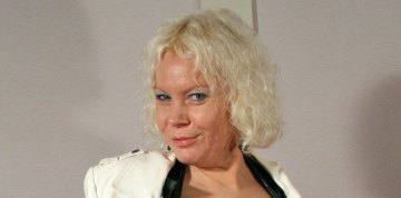 suCkmyLips from Cardiff,United Kingdom